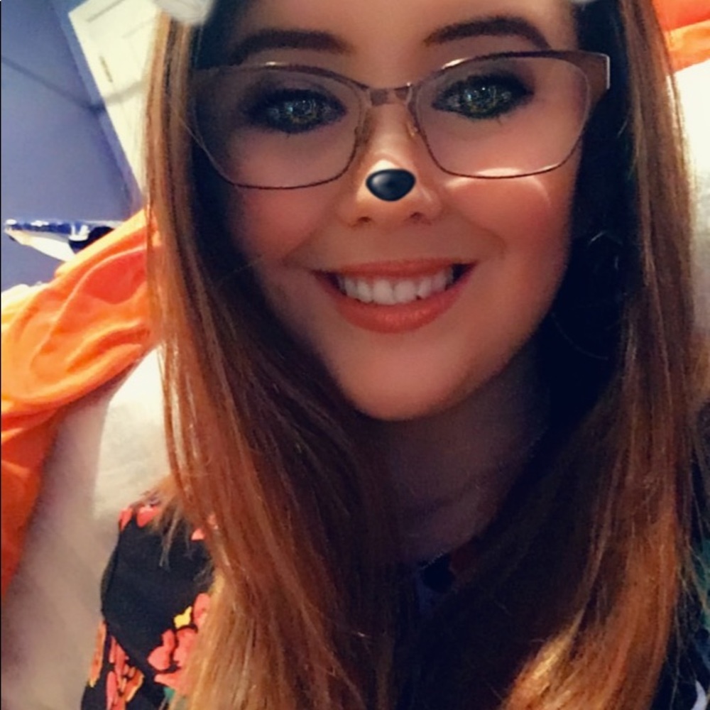Meet your Posher, Emily